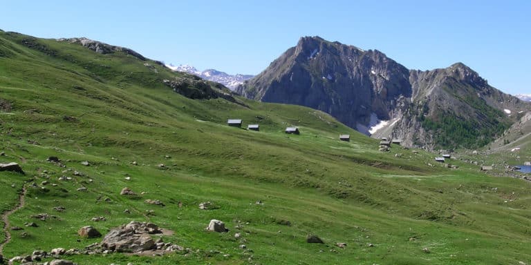 Les grandes randonnées des Alpes françaises