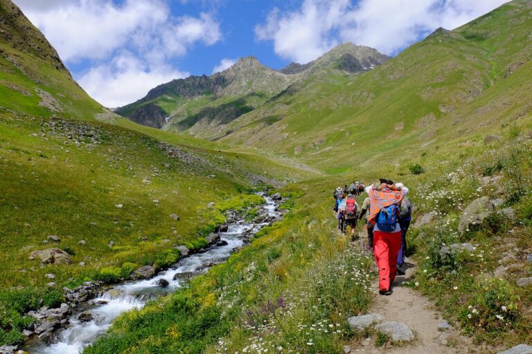 Comment s&rsquo;initier à la randonnée en montagne ?