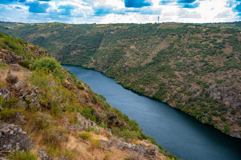 Comment profiter des panoramas à couper le souffle lors d&rsquo;une randonnée en montagne ?