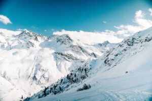 Comment s&rsquo;initier à l&rsquo;alpinisme pour une expérience à couper le souffle ?