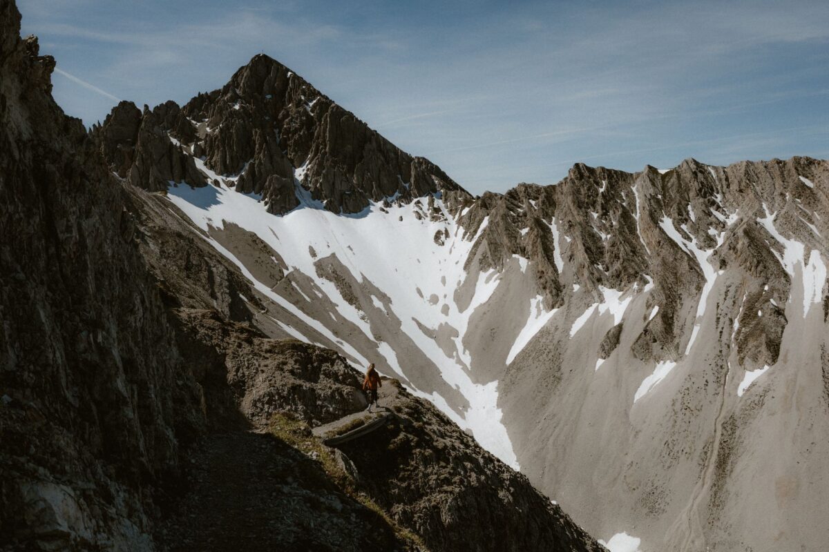 Pourquoi l&rsquo;alpinisme est-il une expérience unique à vivre en montagne ?