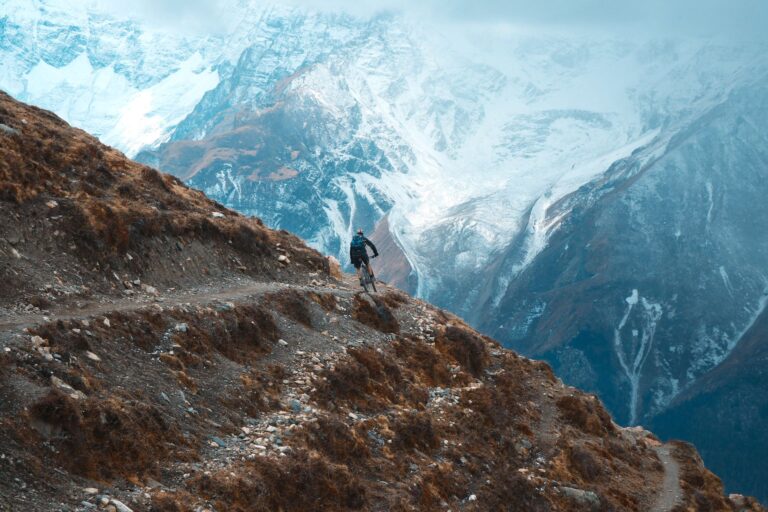 Parapente, VTT, trail : pratiquer la montagne sans ignorer ses limites