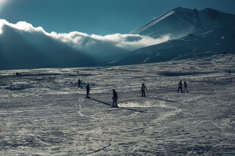 Pour une semaine de ski début décembre, Artouste et le Pont d’Espagne sont à écarter
